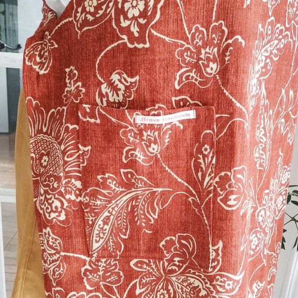 Womens Red floral Japanese CrossBack Apron. No Ties Apron. Upcycled apron. S/M/L - Picture 4 of 6
